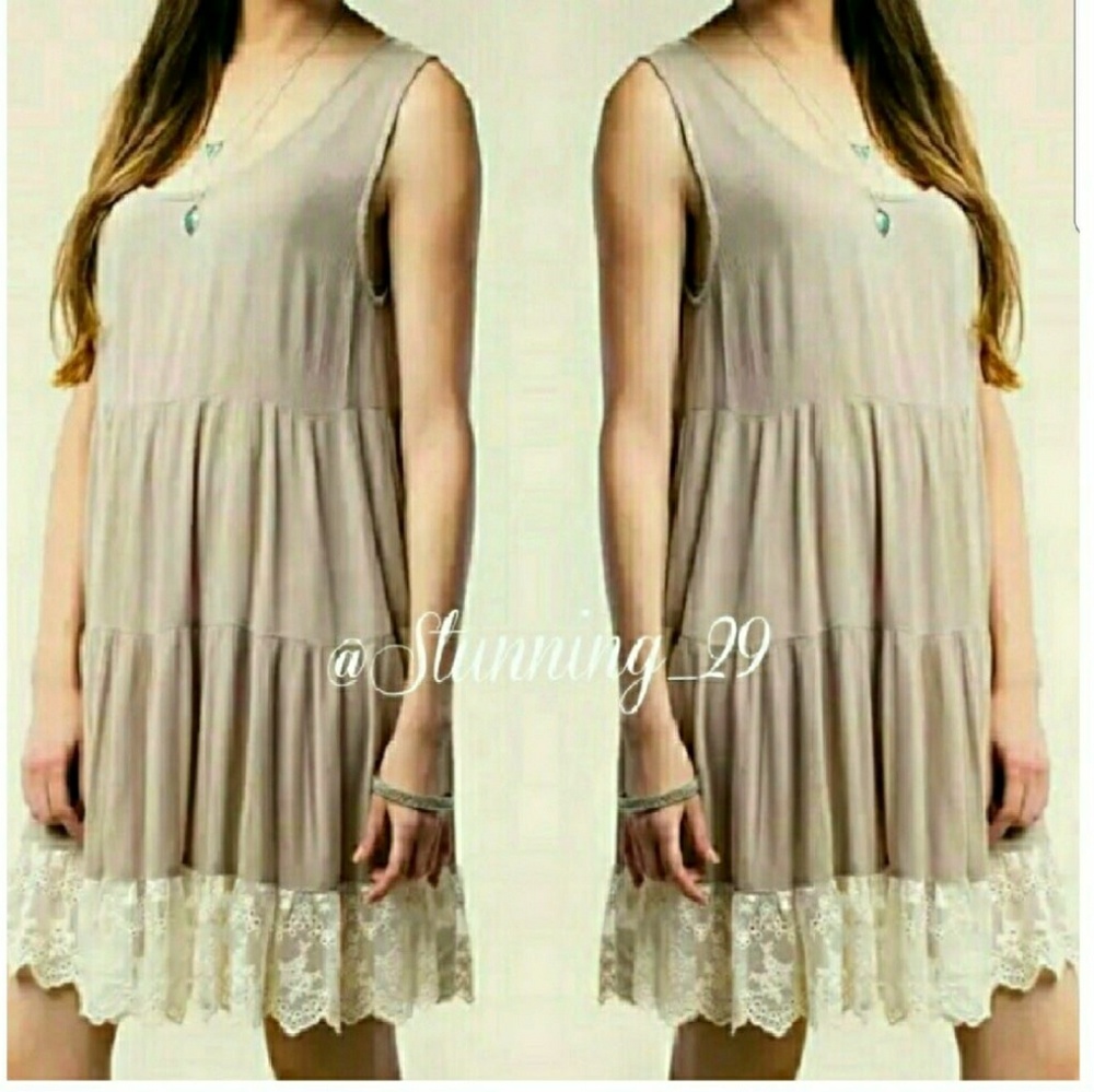 🆕❌CLEARANCE❌SLEEVELESS MOCHA LACE HEM DRESS